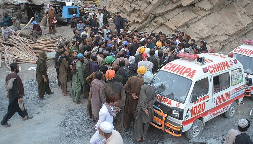 Pakistan’da maden çöktü: 12 işçi mahsur kaldı